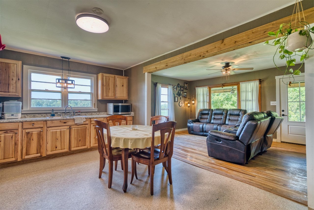 114 Alfred Collins Road Russellville, KY 42276 - Photo 4 of 26 Gallery Image 4