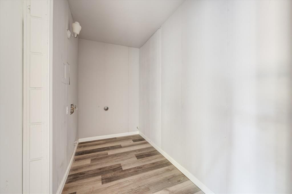 1902 Alan-A-Dale Road Arlington, TX 76013 - Photo 11 of 28 a view of entryway