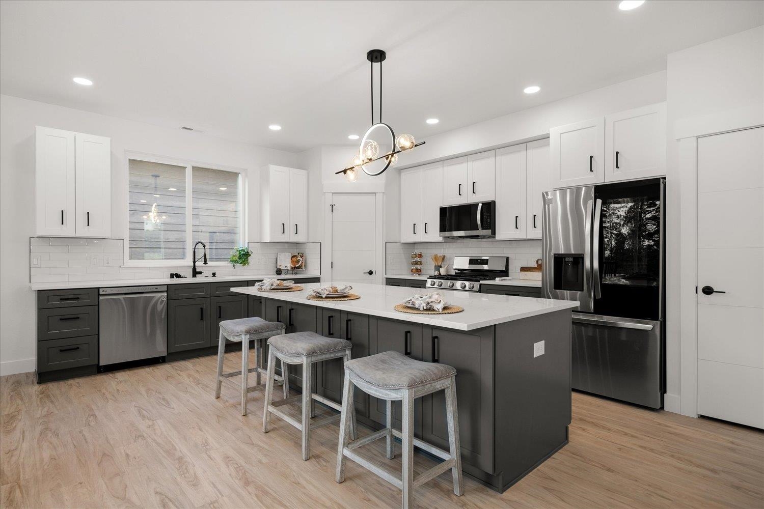 1716 West Toni Rae Drive Spokane, WA 99218 - Photo 7 of 38 Gallery Image 7