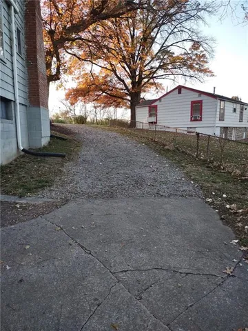 $143,500 | 6800 Blue Parkway, Kansas City, MO 64129