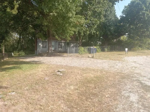 $143,500 | 6800 Blue Parkway, Kansas City, MO 64129