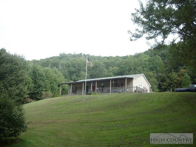 4554 Peoria Road Vilas, NC 28692 - Photo 1 of 29 Gallery Image 1