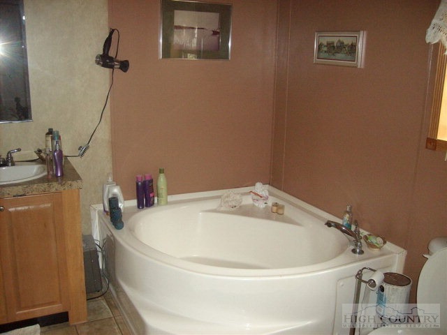 4554 Peoria Road Vilas, NC 28692 - Photo 15 of 29 Gallery Image 15