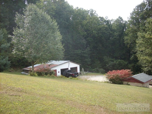 4554 Peoria Road Vilas, NC 28692 - Photo 27 of 29 Gallery Image 27