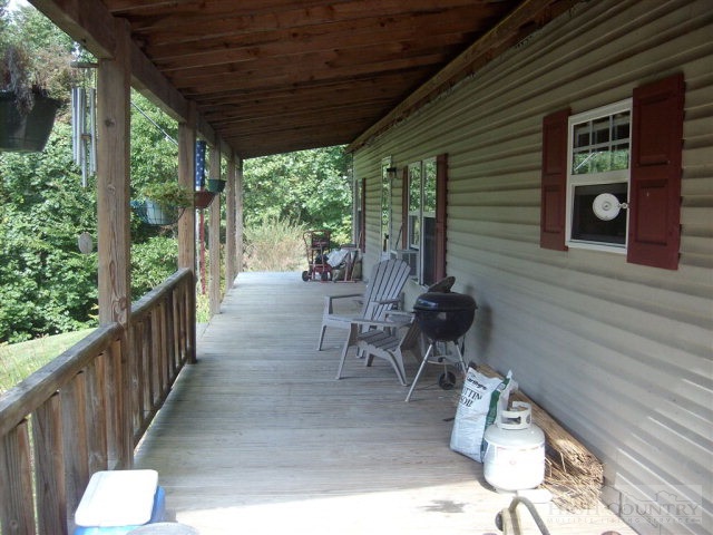 4554 Peoria Road Vilas, NC 28692 - Photo 3 of 29 Gallery Image 3