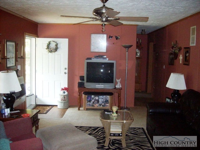 4554 Peoria Road Vilas, NC 28692 - Photo 6 of 29 Gallery Image 6