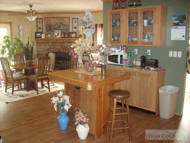 4554 Peoria Road Vilas, NC 28692 - Photo 9 of 29 Gallery Image 9