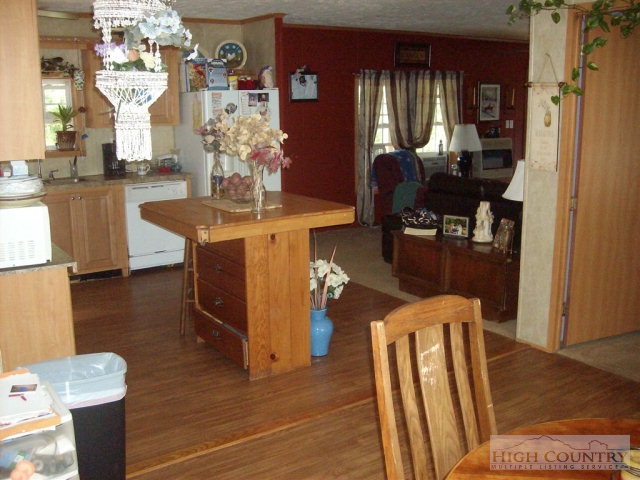 4554 Peoria Road Vilas, NC 28692 - Photo 10 of 29 Gallery Image 10