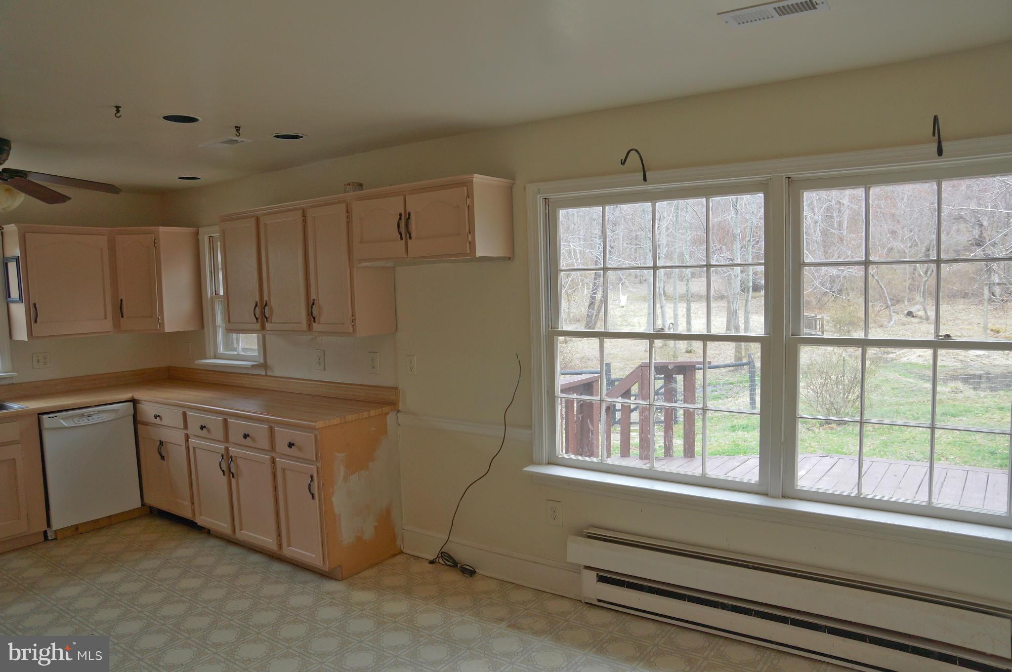 9765 Crest Hill Road Marshall, VA 20115 - Photo 15 of 30 Kitchen