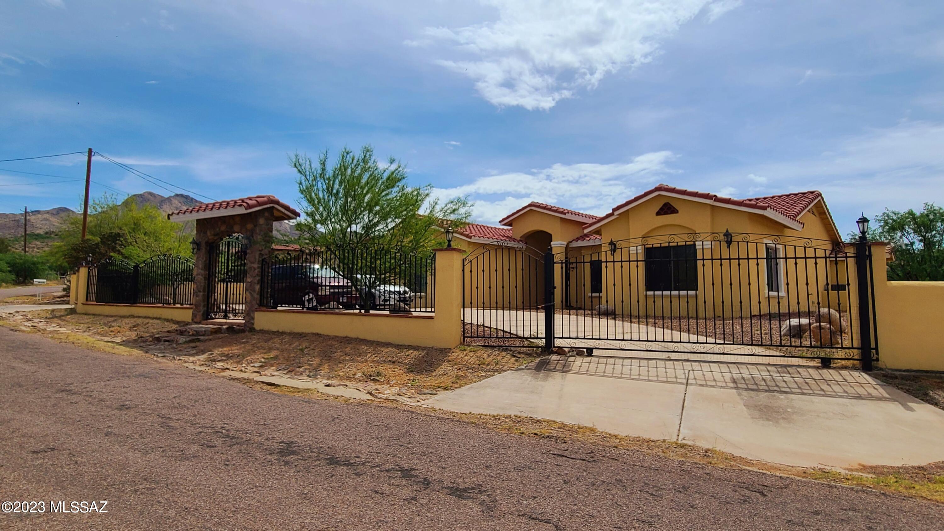 199 Círculo Silva Rio Rico, AZ 85648 - Photo 4 of 42