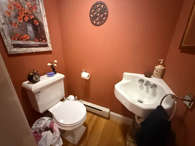 $339,900 | 7 Picadilly Court, Manchester, NH 03104