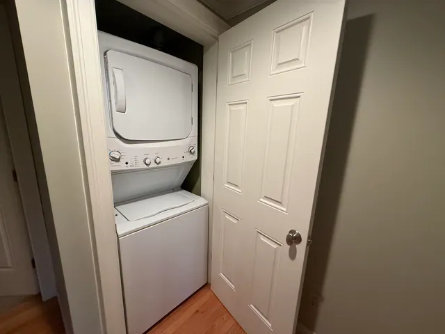 $339,900 | 7 Picadilly Court, Manchester, NH 03104