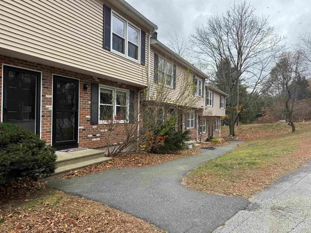 $339,900 | 7 Picadilly Court, Manchester, NH 03104