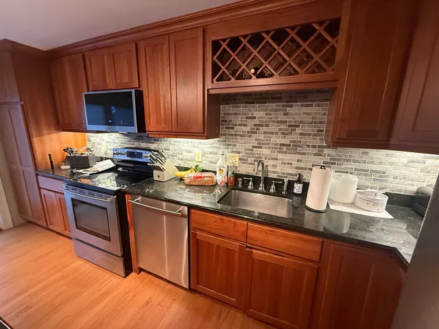 $339,900 | 7 Picadilly Court, Manchester, NH 03104