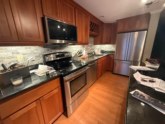 $339,900 | 7 Picadilly Court, Manchester, NH 03104