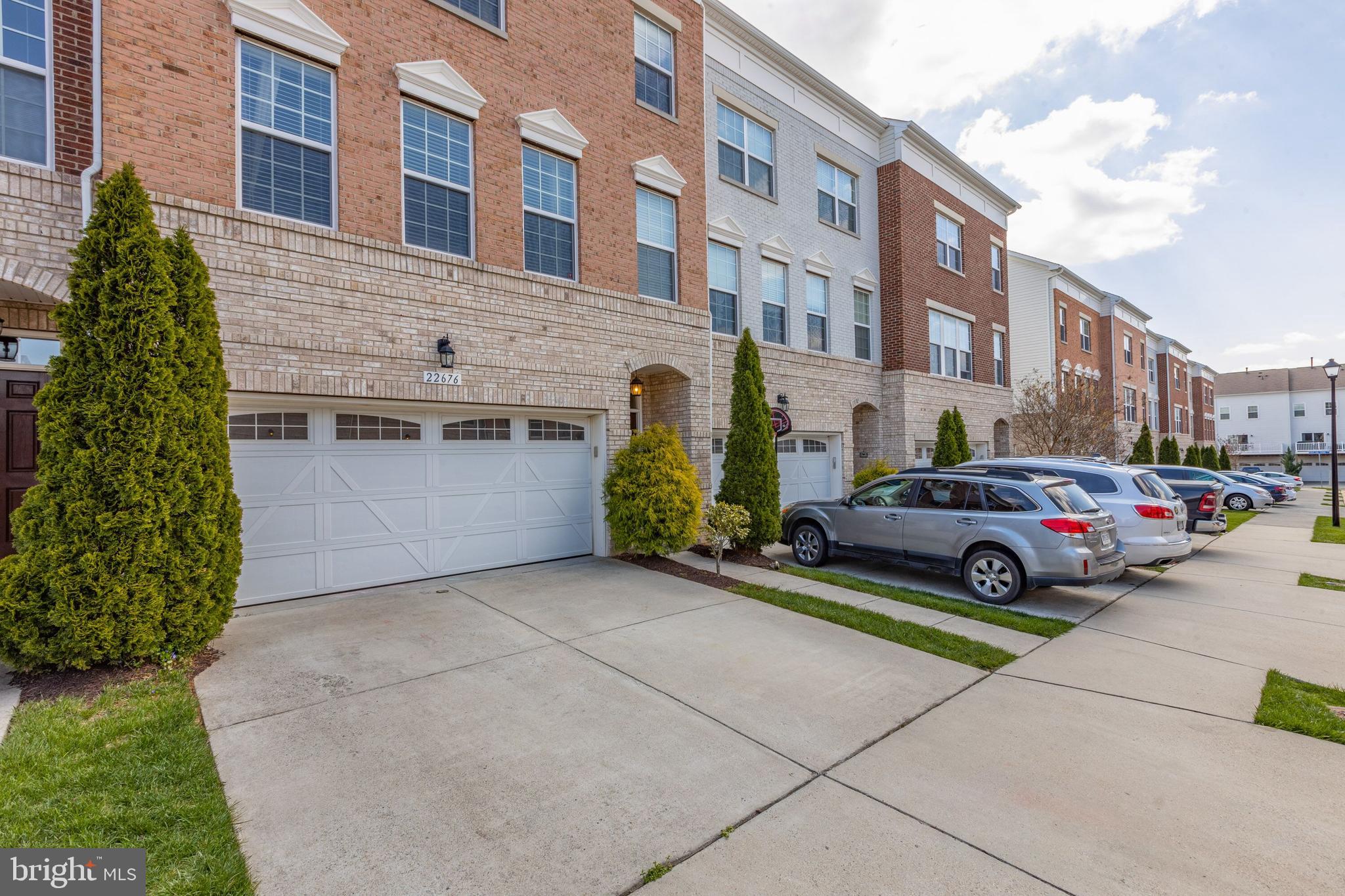 22676 Flowing Spring Square Brambleton, VA 20148 - Photo 2 of 45 Gallery Image 2