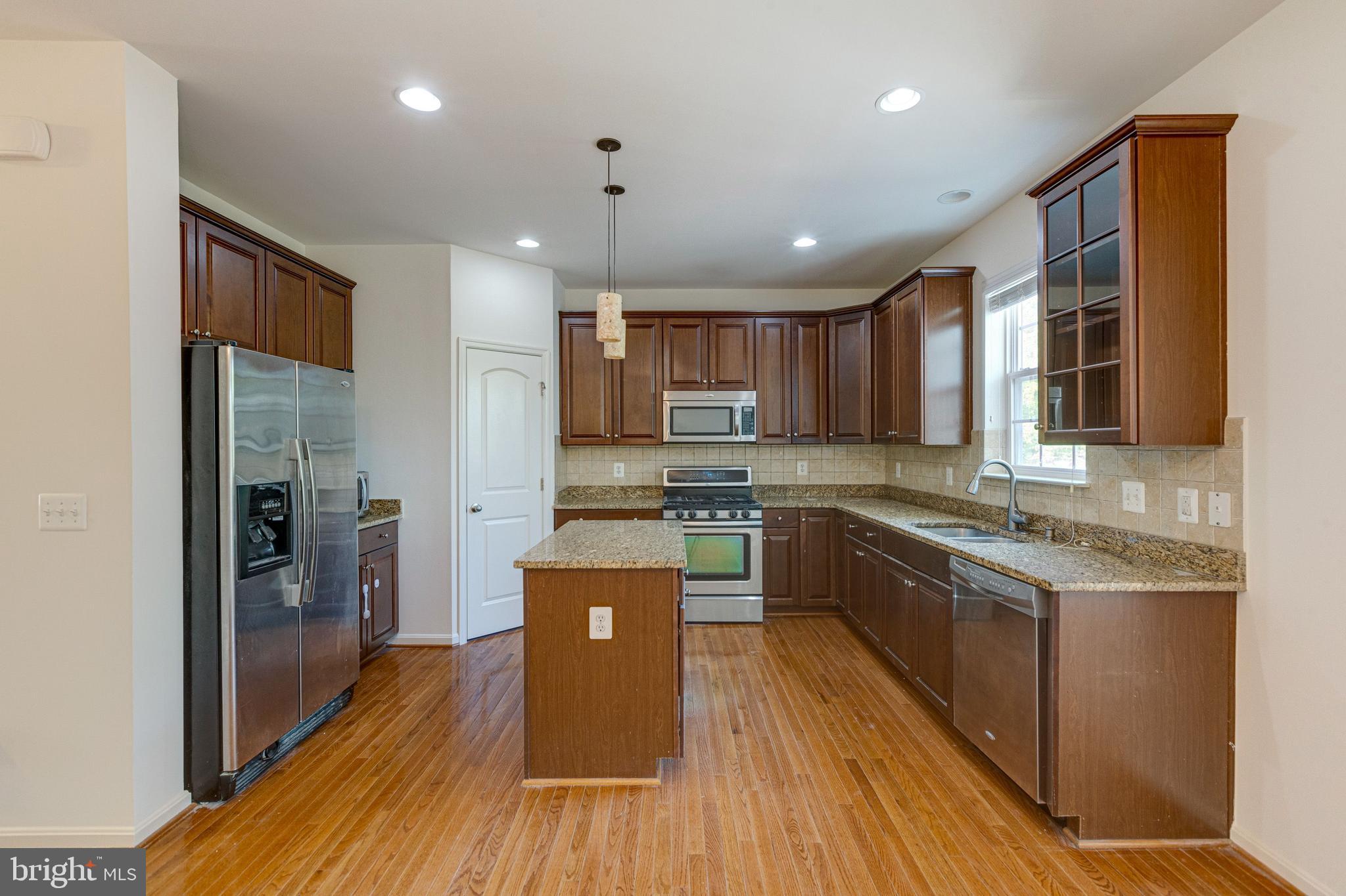 22676 Flowing Spring Square Brambleton, VA 20148 - Photo 15 of 45 Gallery Image 15
