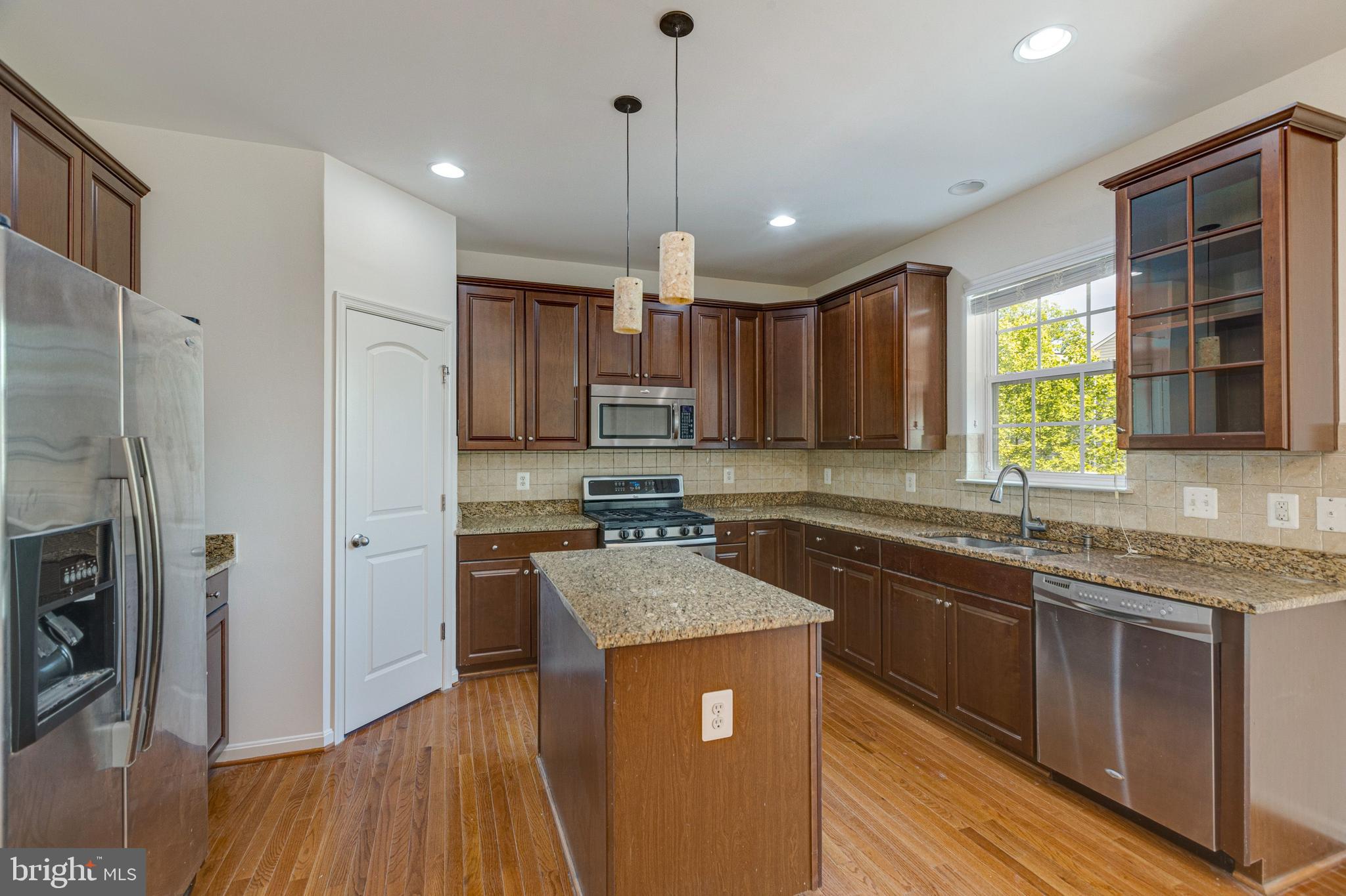22676 Flowing Spring Square Brambleton, VA 20148 - Photo 16 of 45 Gallery Image 16