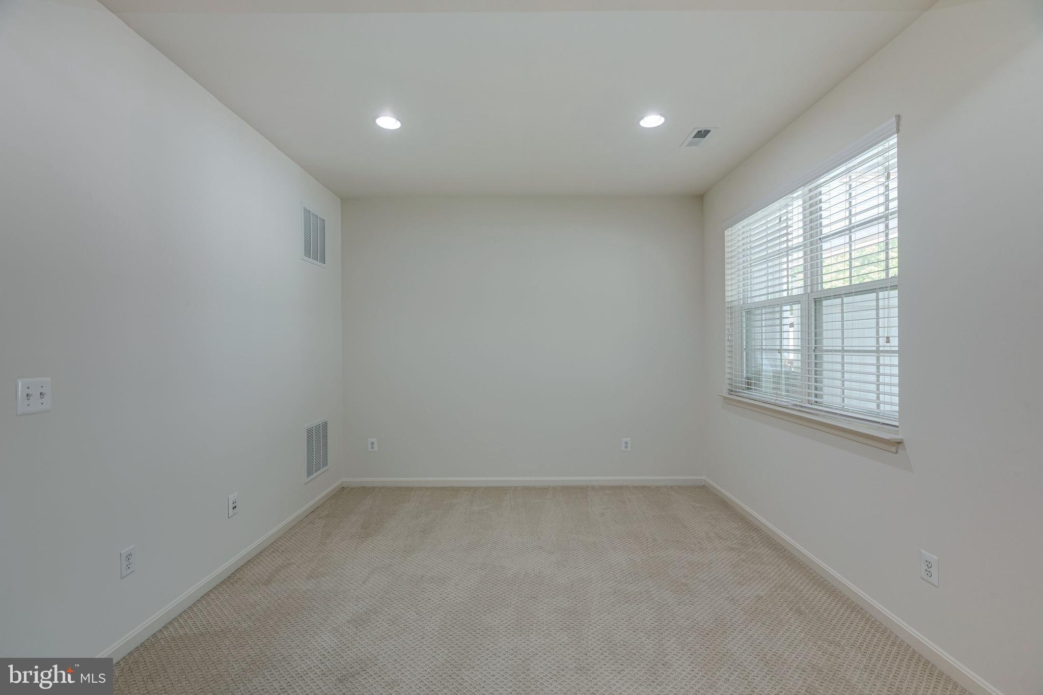 22676 Flowing Spring Square Brambleton, VA 20148 - Photo 32 of 45 Gallery Image 32