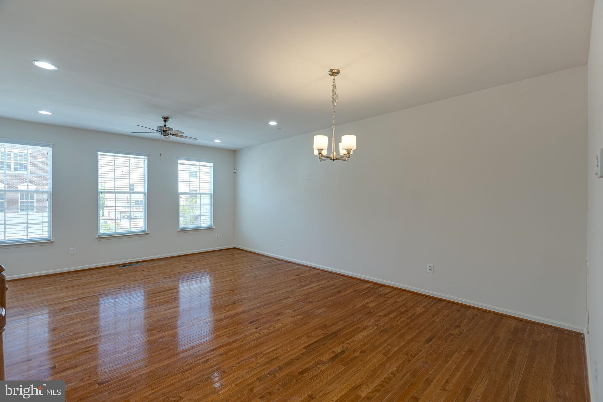22676 Flowing Spring Square Brambleton, VA 20148 - Photo 6 of 45 Gallery Image 6
