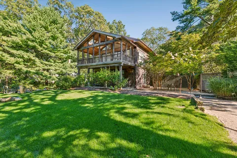 $3,295,000 | 2 Settlers Landing Lane, East Hampton, NY 11937