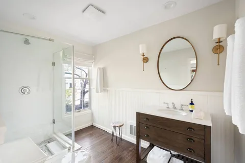 $3,295,000 | 2 Settlers Landing Lane, East Hampton, NY 11937