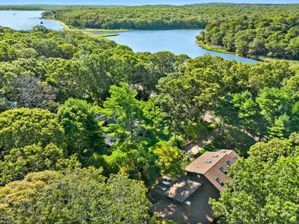 $3,295,000 | 2 Settlers Landing Lane, East Hampton, NY 11937