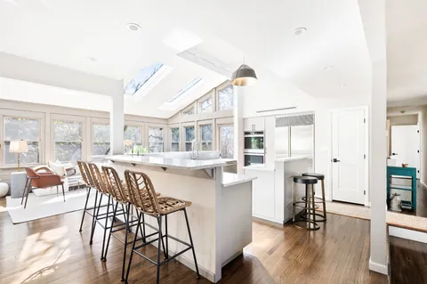 $3,295,000 | 2 Settlers Landing Lane, East Hampton, NY 11937