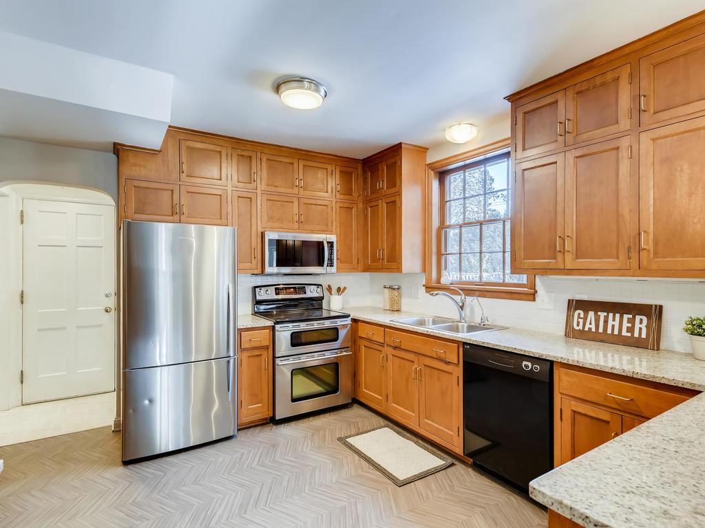 153 Ashley Road Hopkins, MN 55343 - Photo 16 of 43 Gallery Image 16