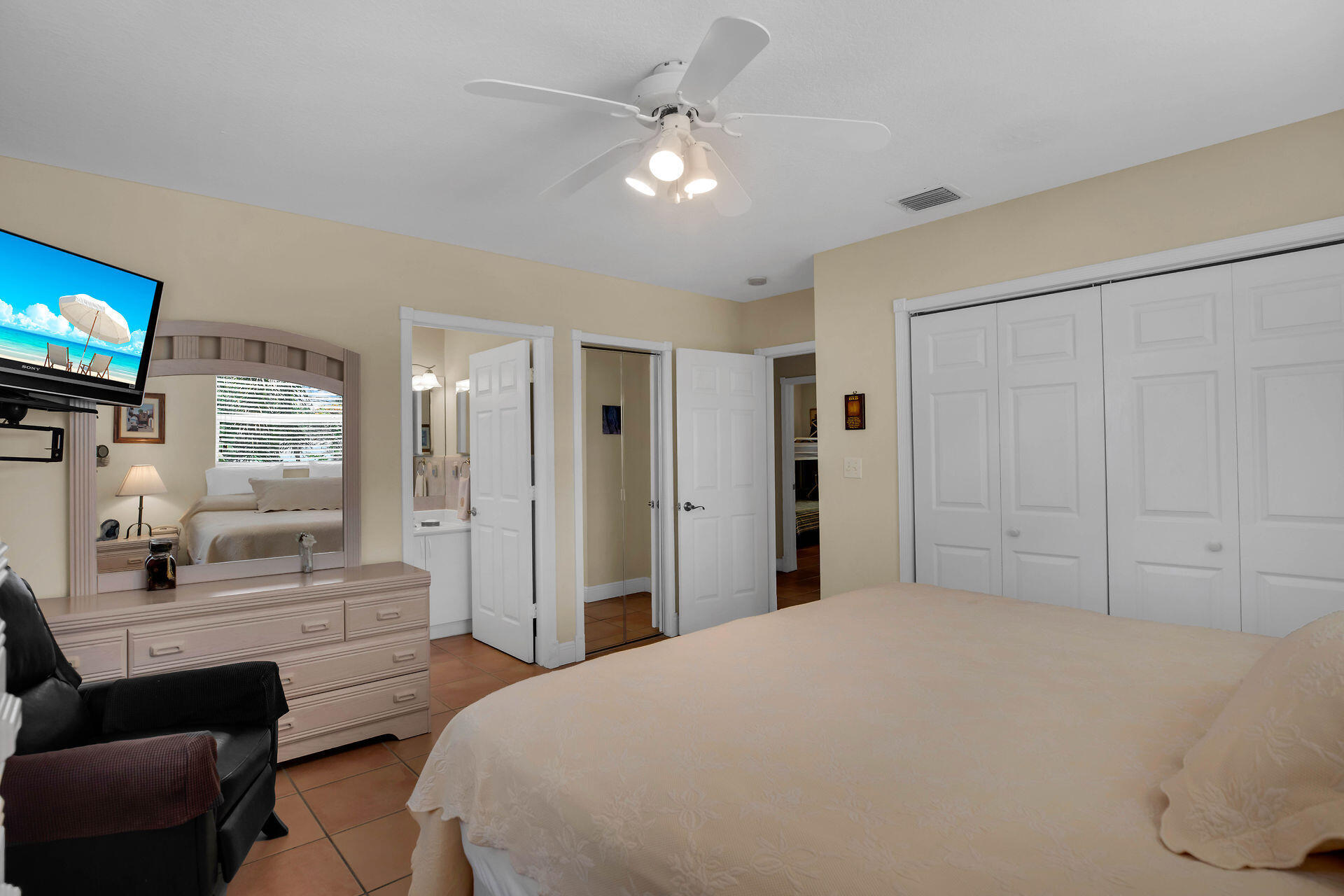 401 Bahia Honda Road Key Largo, FL 33037 - Photo 17 of 36 Master Corner View