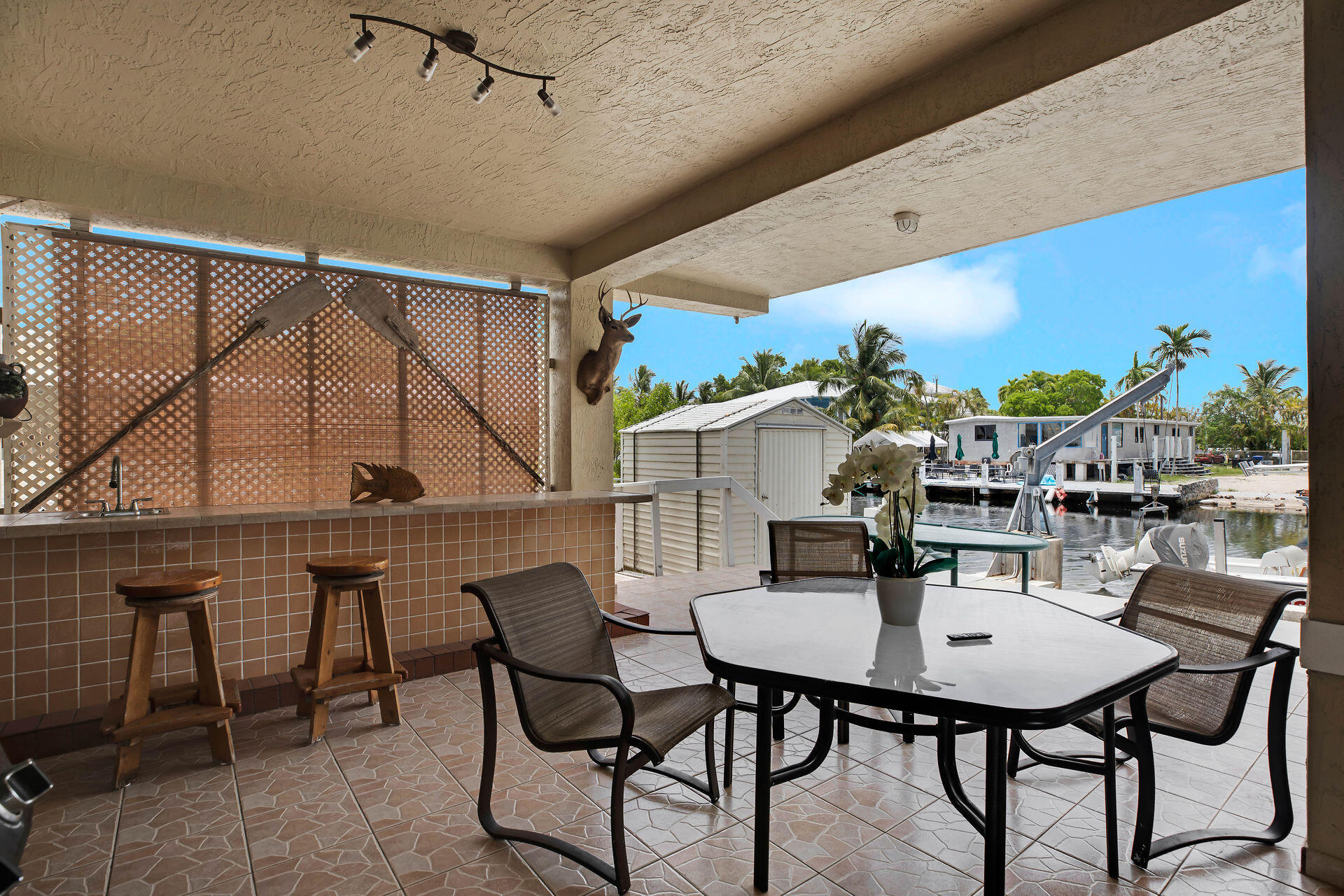 401 Bahia Honda Road Key Largo, FL 33037 - Photo 28 of 36 BAR and Entertainment Area