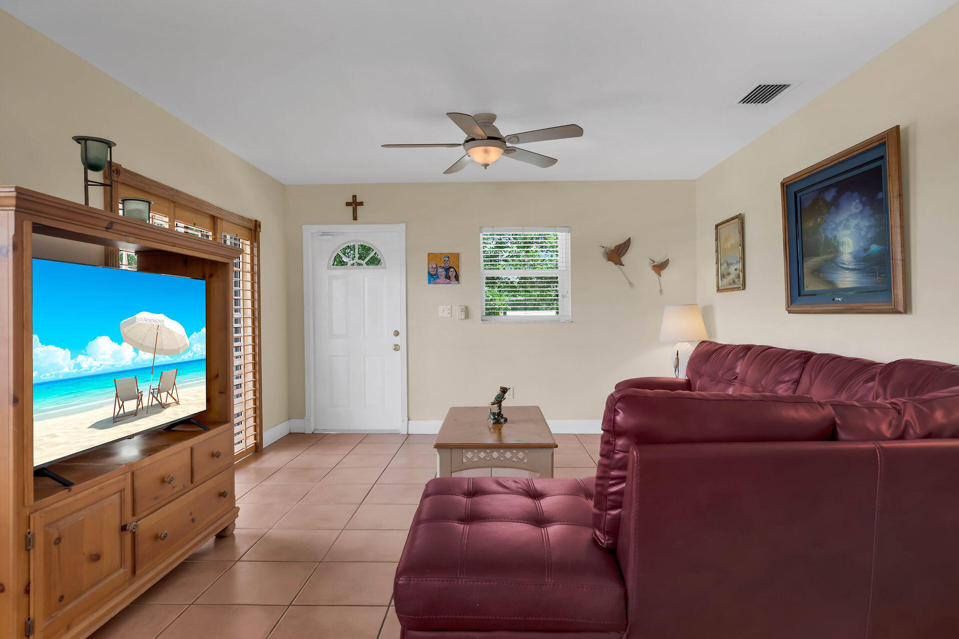 401 Bahia Honda Road Key Largo, FL 33037 - Photo 4 of 36 Liming room Exit View