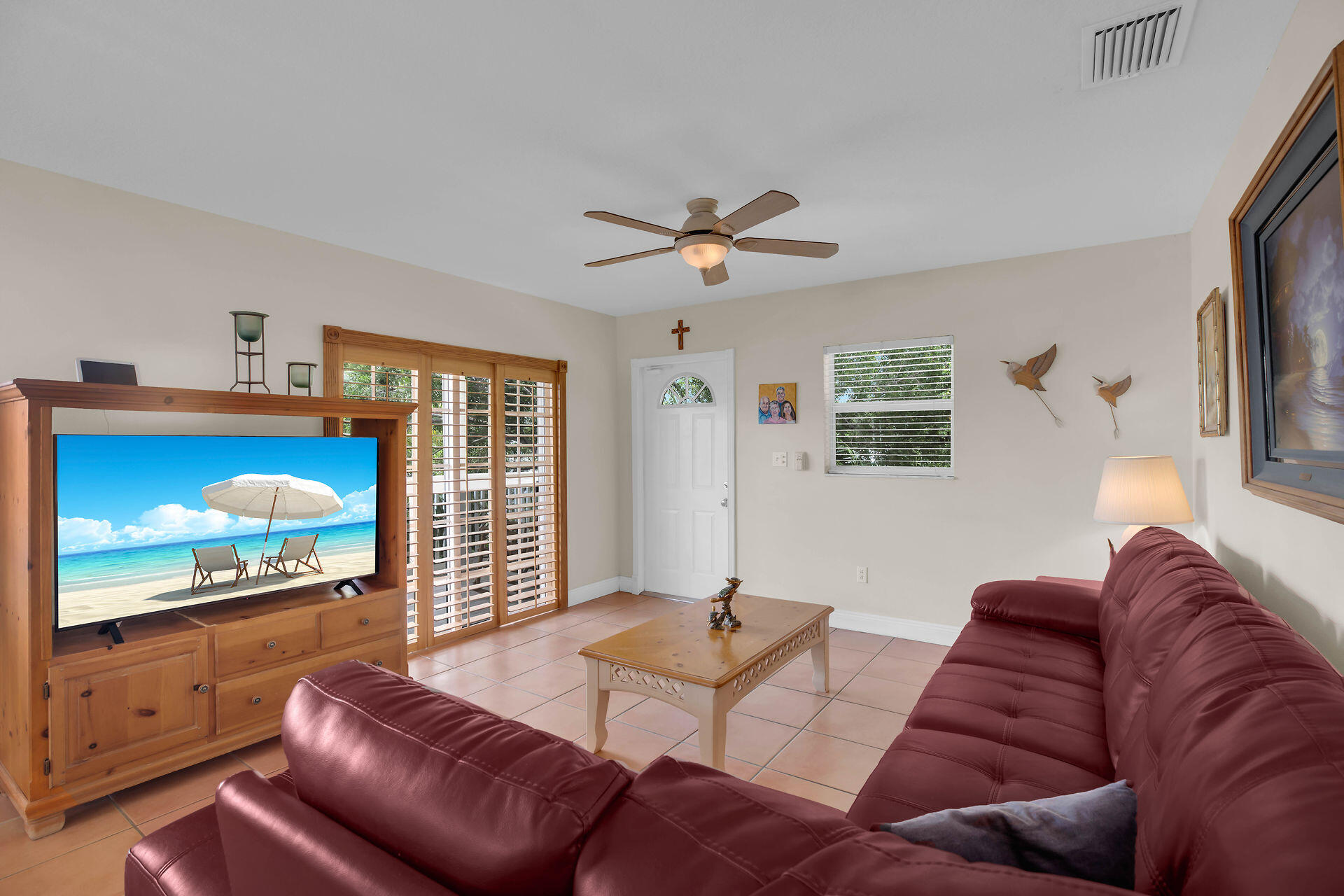 401 Bahia Honda Road Key Largo, FL 33037 - Photo 5 of 36 Liming room Exit View 2