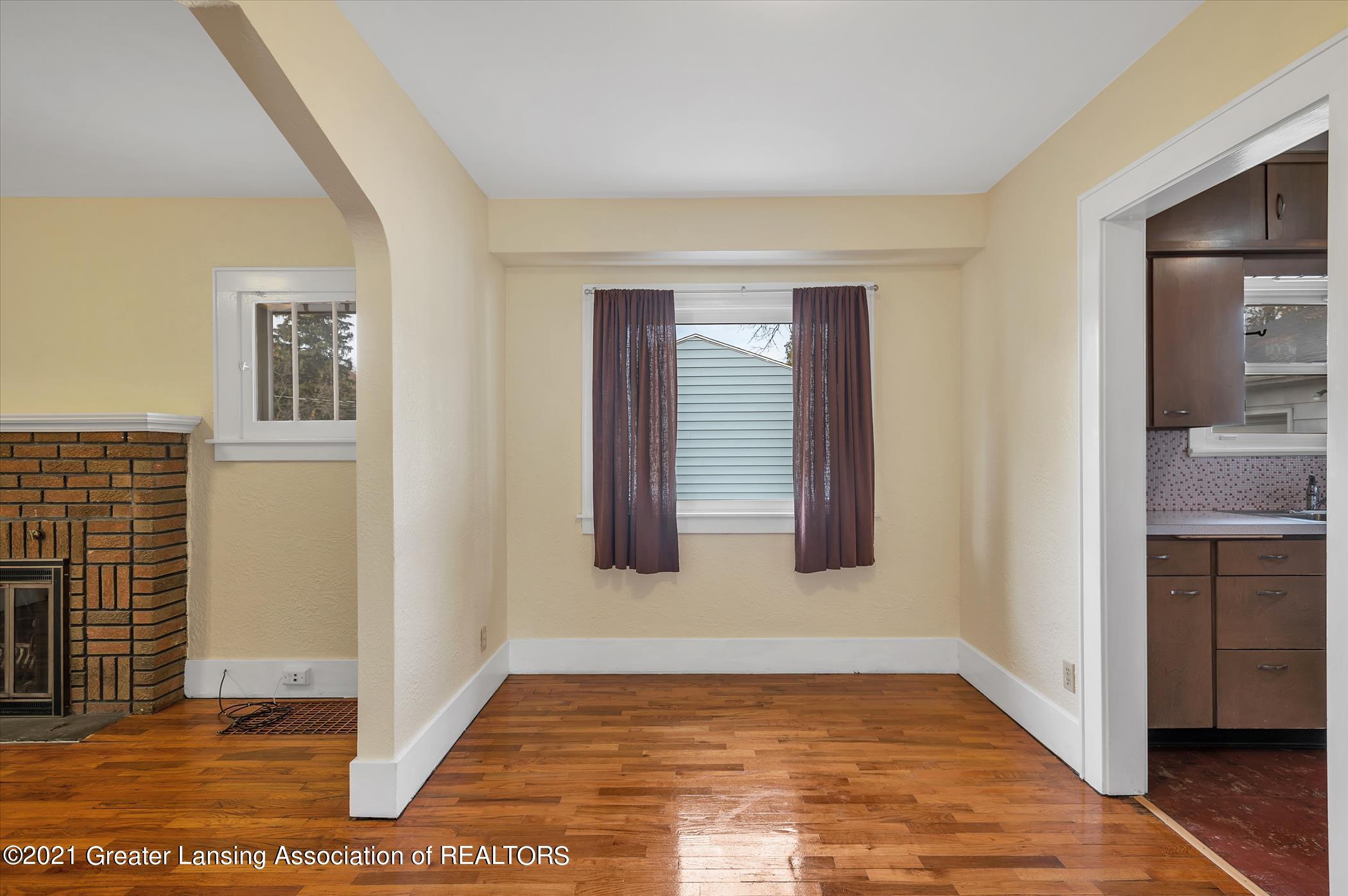 1112 Robins Road Lansing, MI 48917 - Photo 9 of 23 1112-Robins-Rd-WindowStill-Real-Estate-P