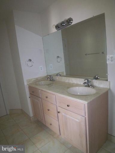 4111 Roberts Road Fairfax, VA 22032 - Photo 15 of 25 Bath #2