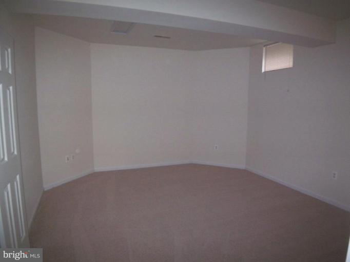 4111 Roberts Road Fairfax, VA 22032 - Photo 22 of 25 Den
