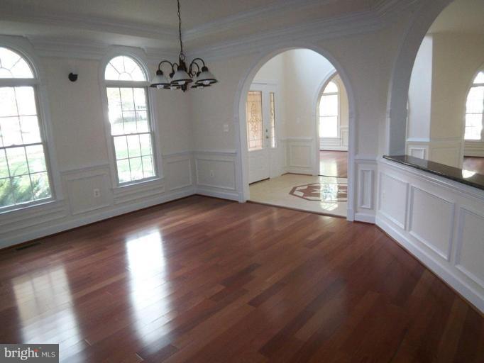 4111 Roberts Road Fairfax, VA 22032 - Photo 4 of 25 Dining Room