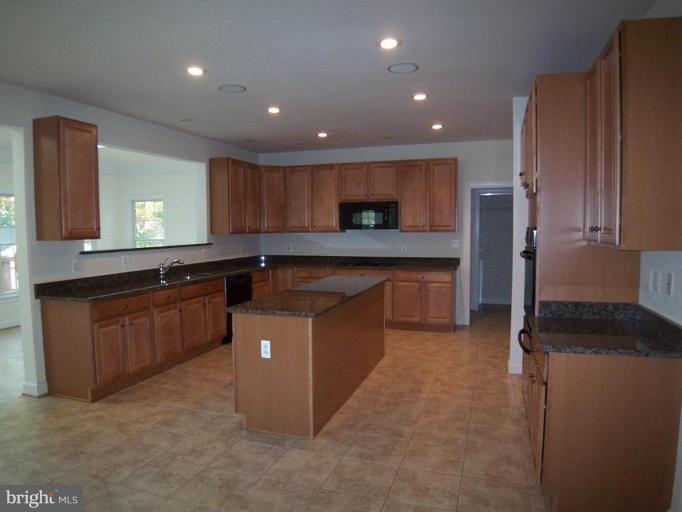 4111 Roberts Road Fairfax, VA 22032 - Photo 6 of 25 Kitchen