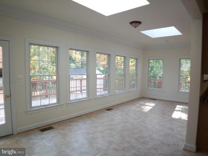 4111 Roberts Road Fairfax, VA 22032 - Photo 9 of 25 Sunroom