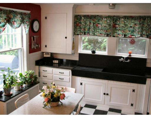15 Douglas Road Lowell, MA 01852 - Photo 4 of 16 Gallery Image 4