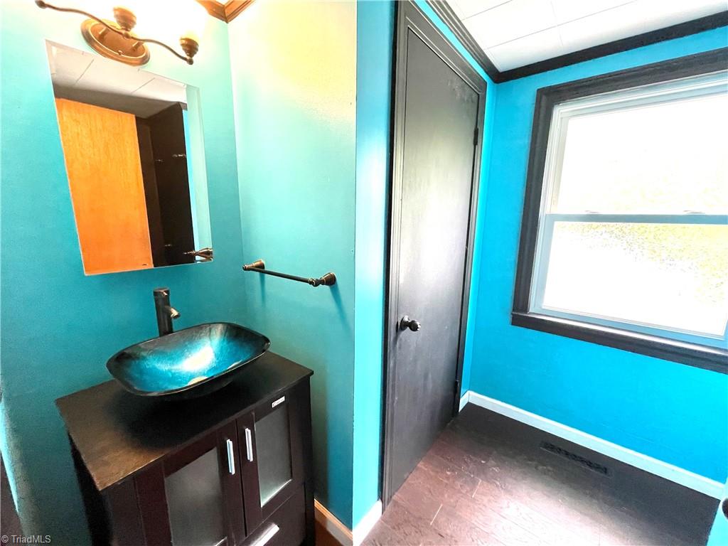 574 Blue Ridge Avenue Elkin, NC 28621 - Photo 11 of 20 Gallery Image 11