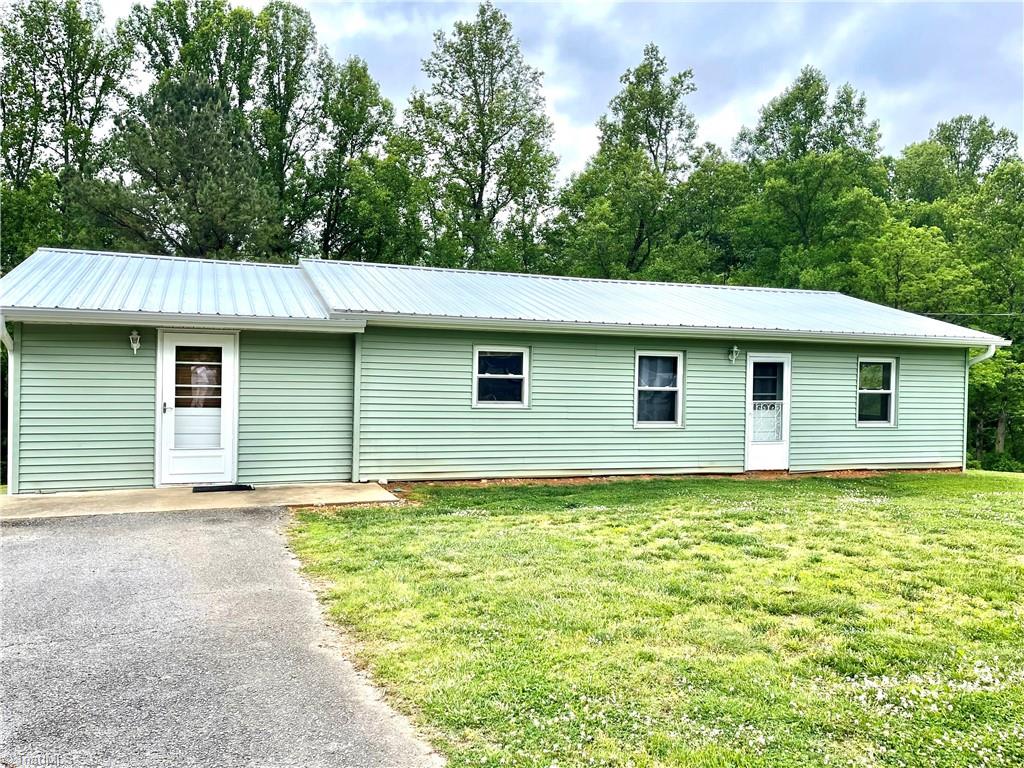 574 Blue Ridge Avenue Elkin, NC 28621 - Photo 19 of 20 Gallery Image 19