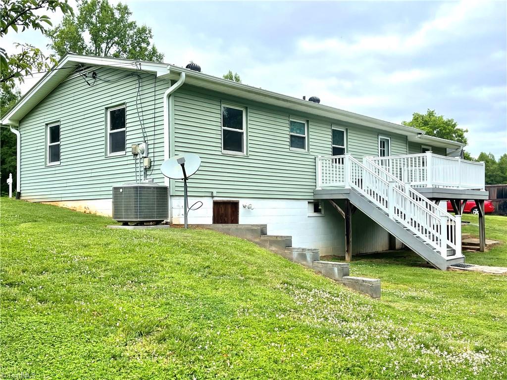 574 Blue Ridge Avenue Elkin, NC 28621 - Photo 3 of 20 Gallery Image 3