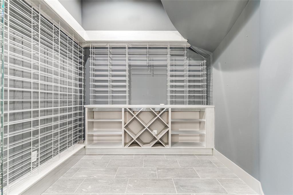 6921 Valley View Lane Dallas, TX 75240 - Photo 18 of 40