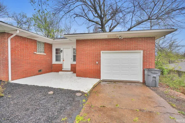 $235,000 | 2618 Lake Drive, Evansville, IN 47711