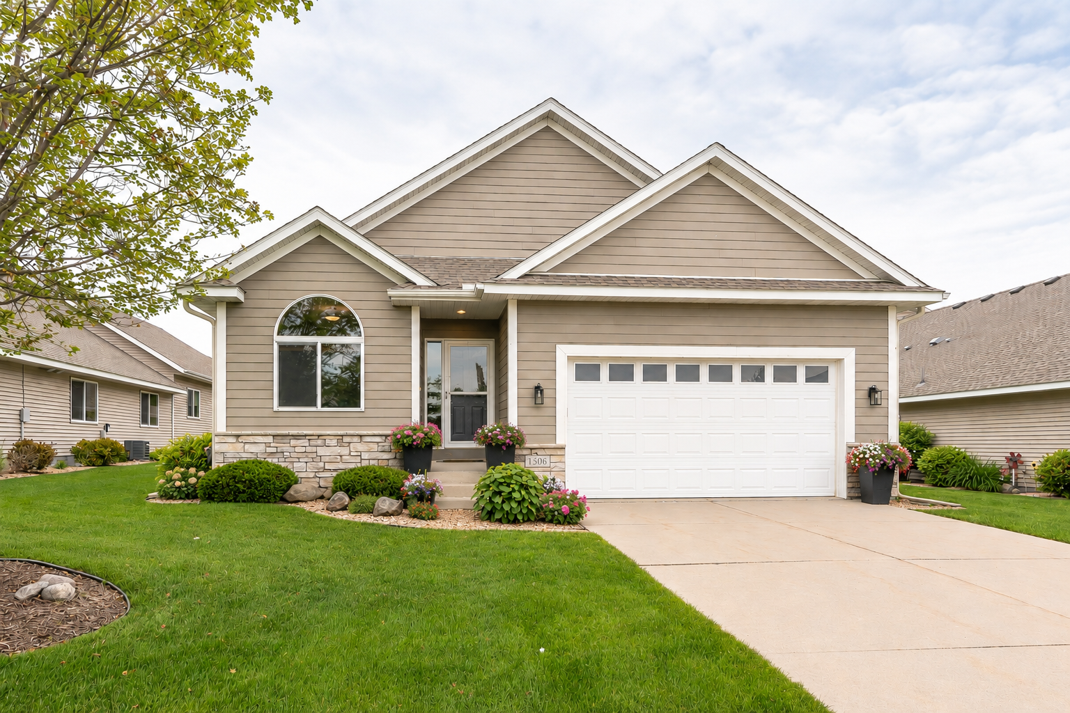 1506 3rd Street Southeast New Prague, MN 56071 - Photo 2 of 26