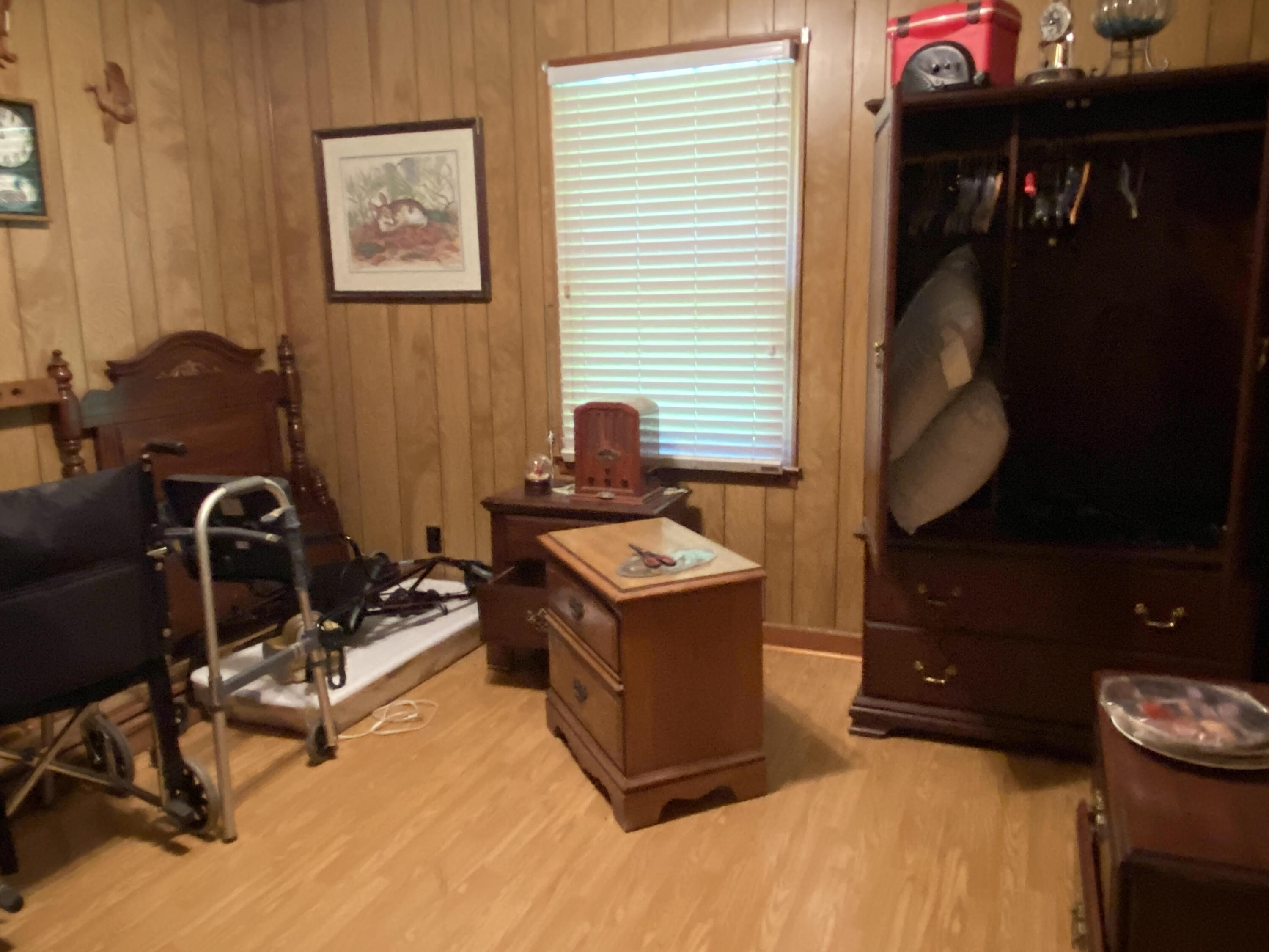 552 Myers Road Summerville, SC 29486 - Photo 11 of 23 Bedroom 3