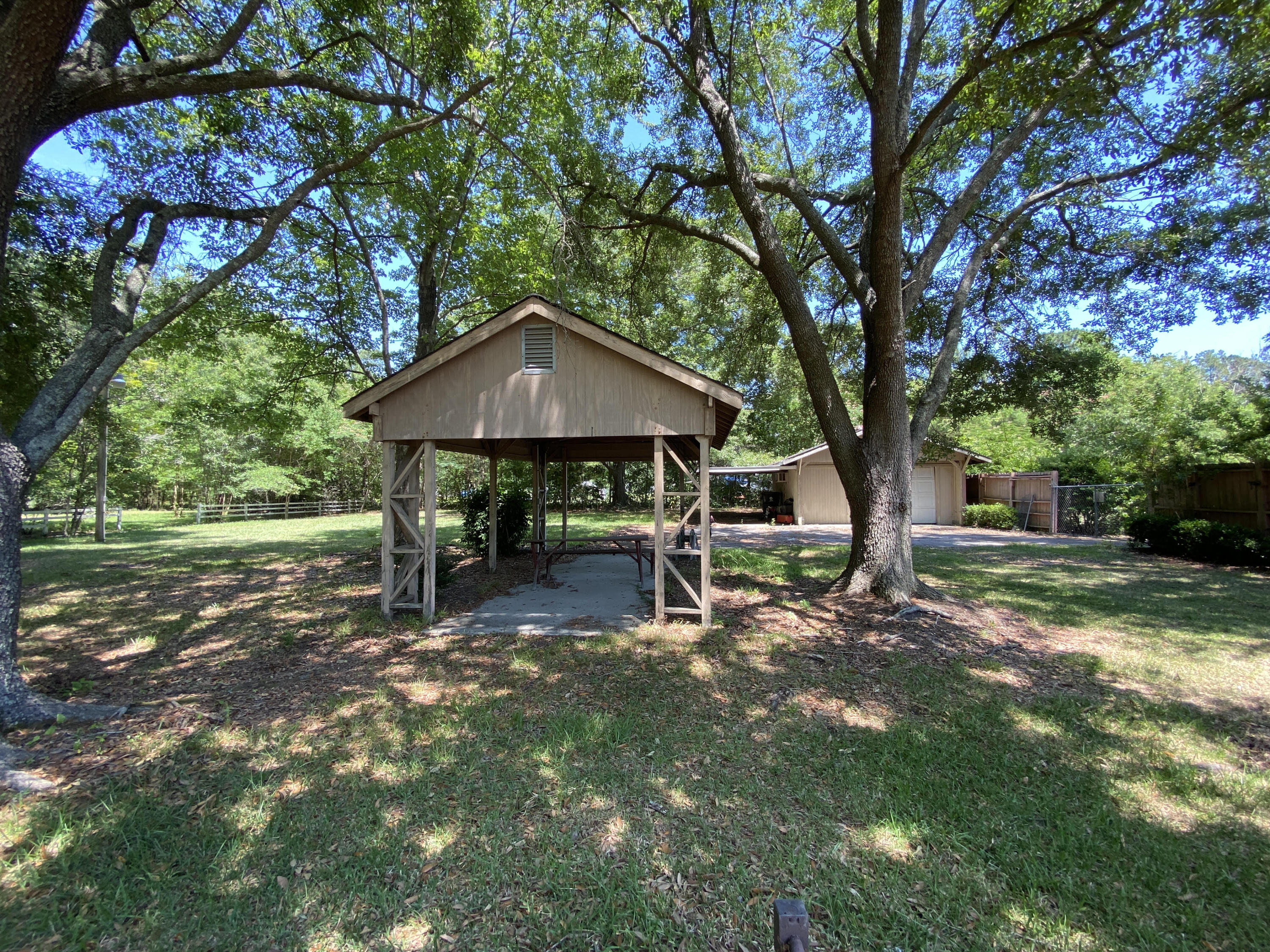 552 Myers Road Summerville, SC 29486 - Photo 22 of 23 covered picnic area