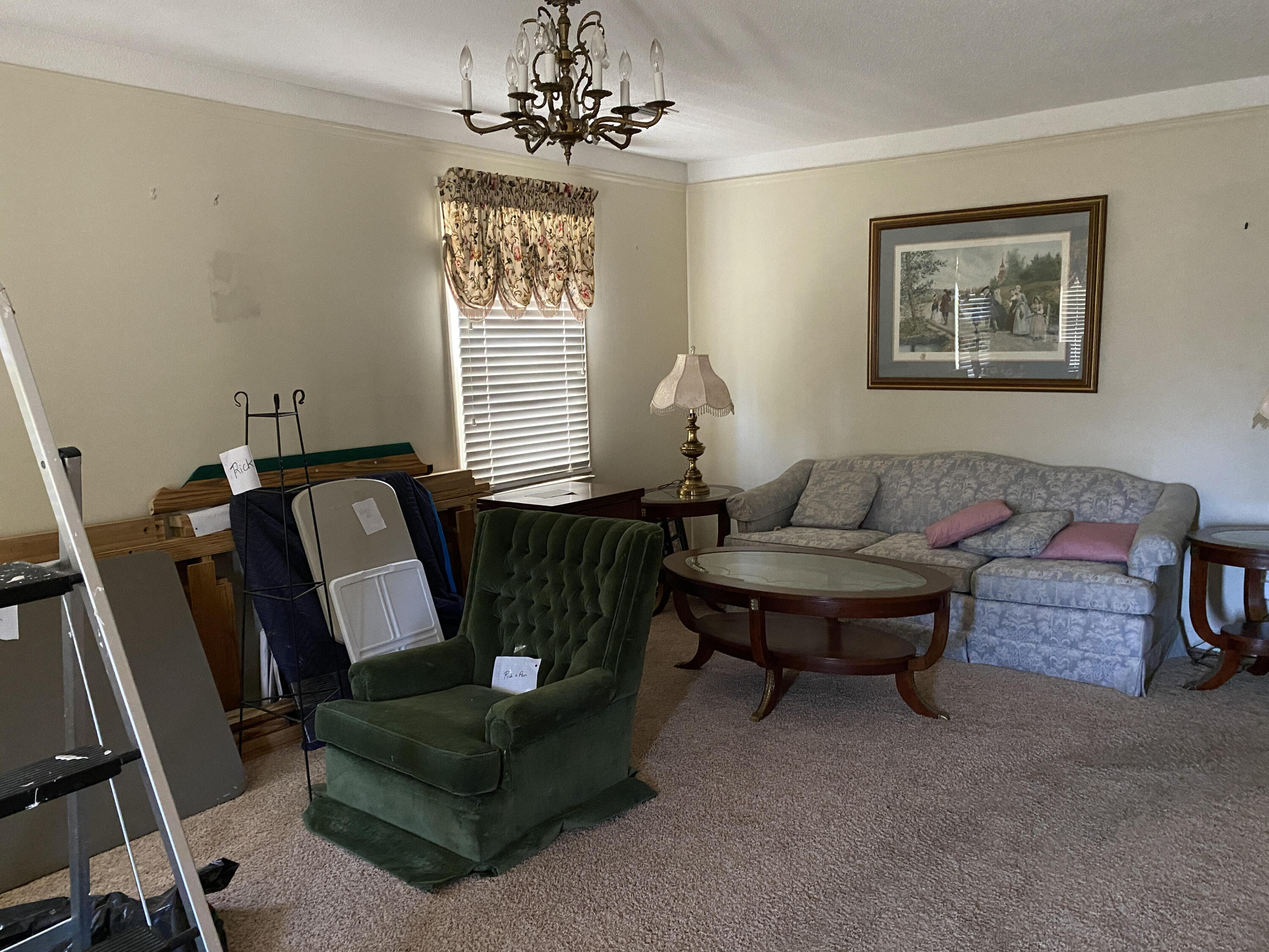 552 Myers Road Summerville, SC 29486 - Photo 5 of 23 Living Room