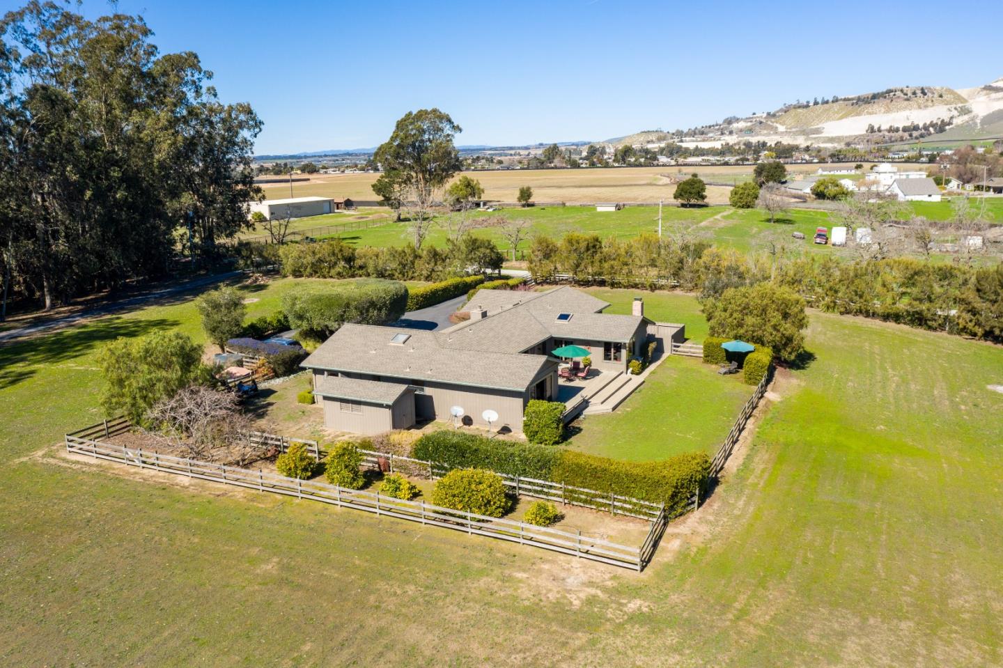 782 Old Stage Road Salinas, CA 93908 - Photo 2 of 55 Gallery Image 2